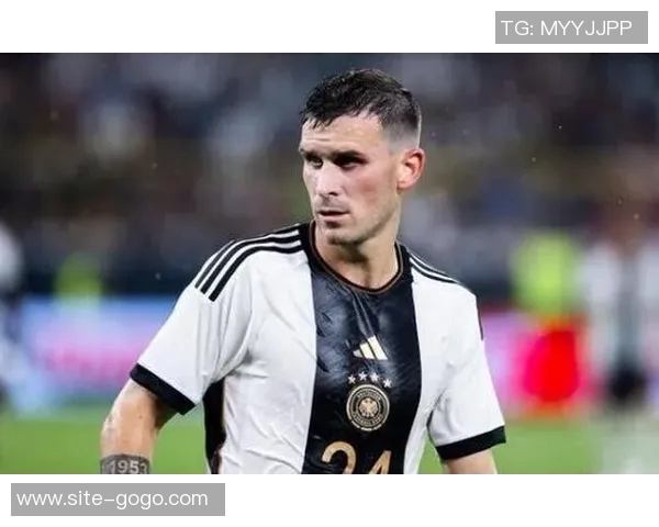 布莱顿确认签回多特中场格罗斯交易费用约150万欧元