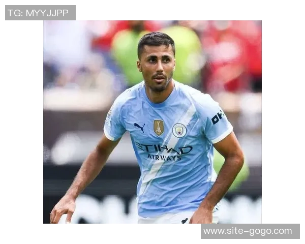 曼城年轻中场穆卡萨加盟莱斯特城租借至赛季结束